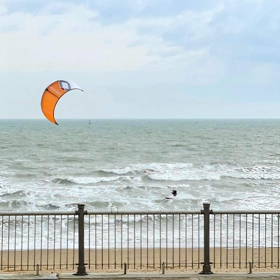 Shore Thing Beachfront Apartment Ramsgate - Sleeps 4 Екстер'єр фото